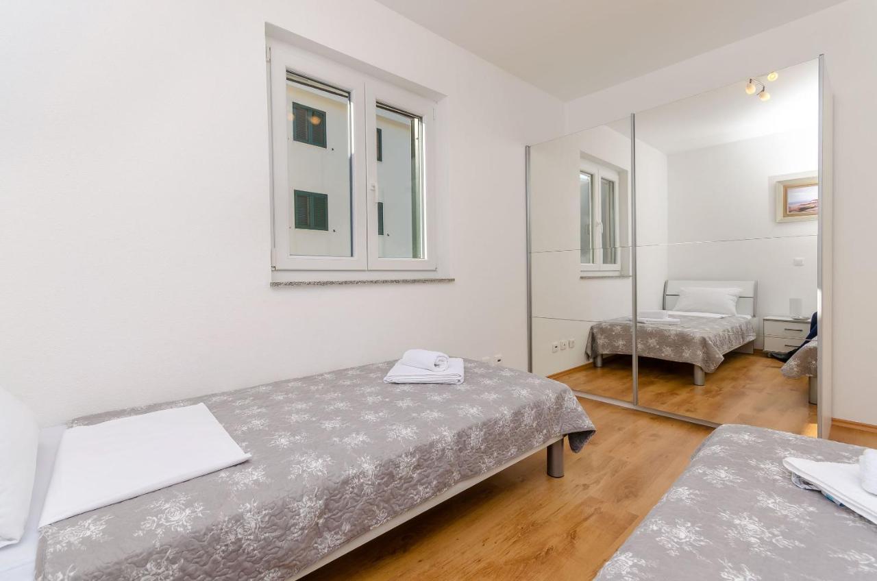 Apartments Mia Trogir Exterior photo