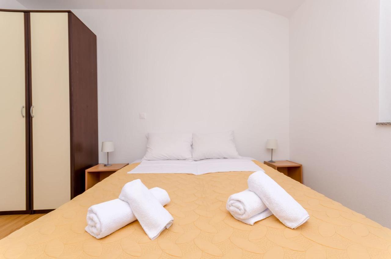 Apartments Mia Trogir Exterior photo