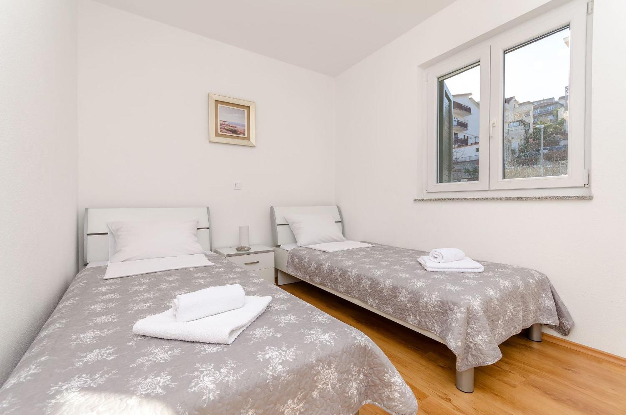 Apartments Mia Trogir Exterior photo