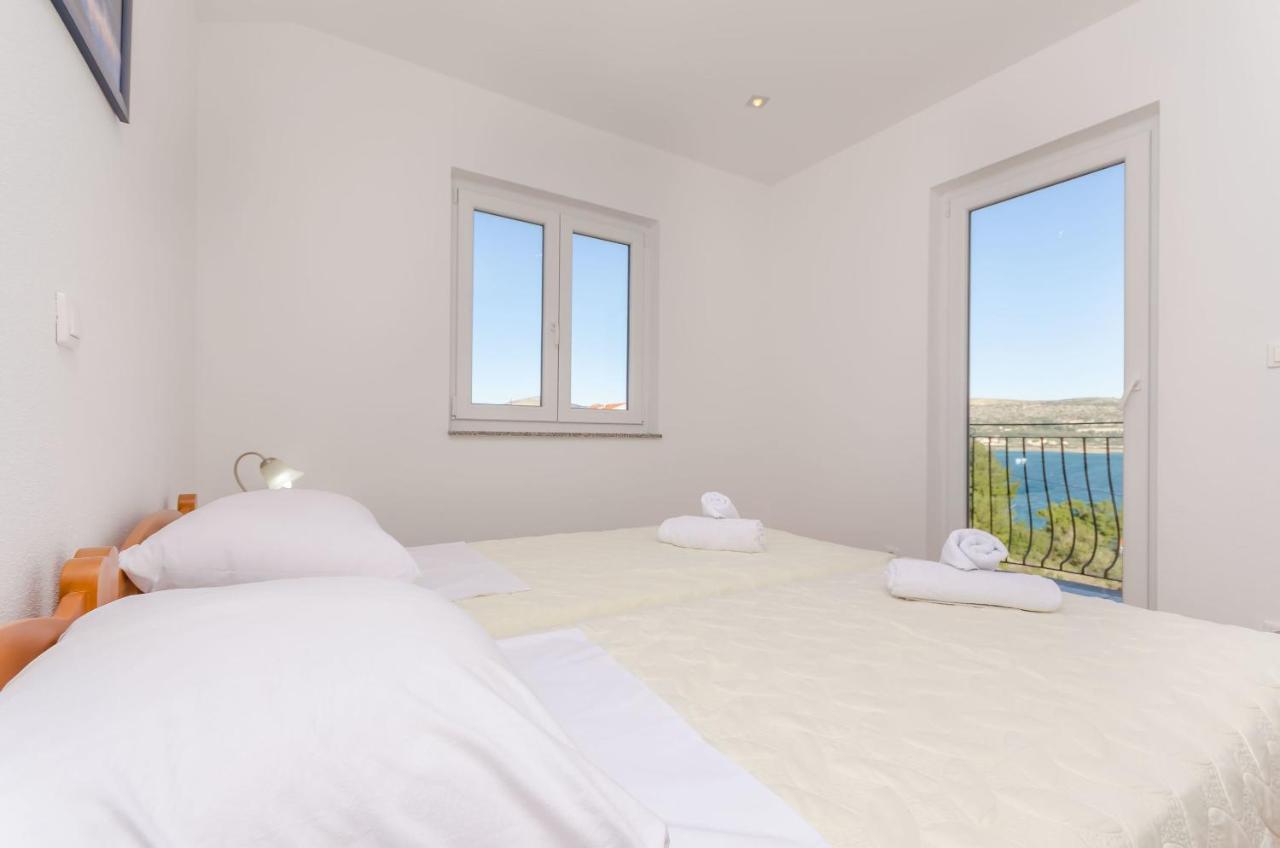 Apartments Mia Trogir Exterior photo